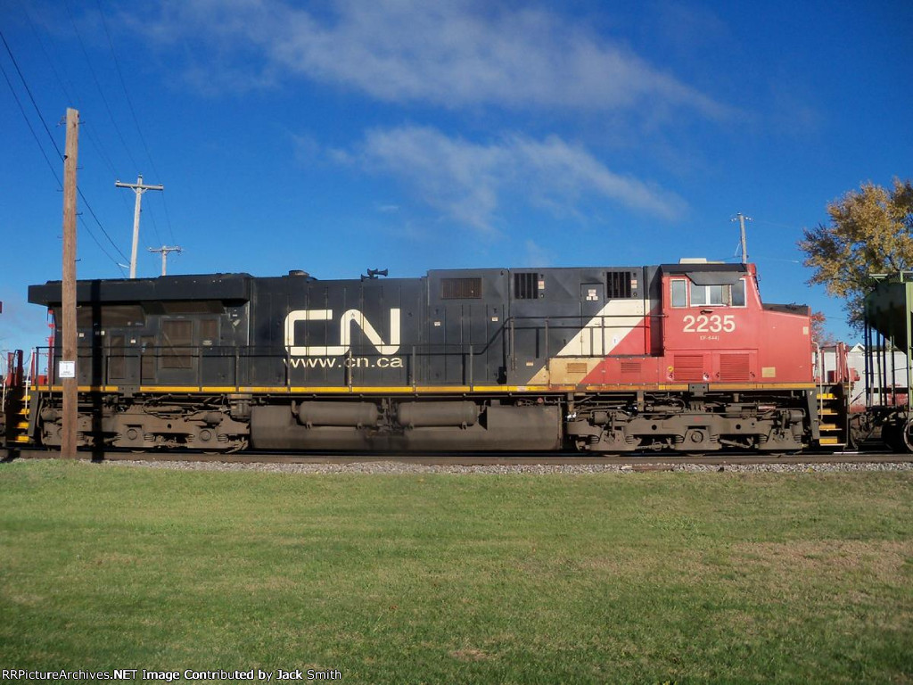 CN 2235